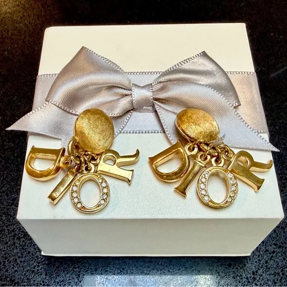 Dior VTG 90s D-I-O-R logo letter charm clip earrings, gold plated/crystals, EUC - Picture 2 of 13